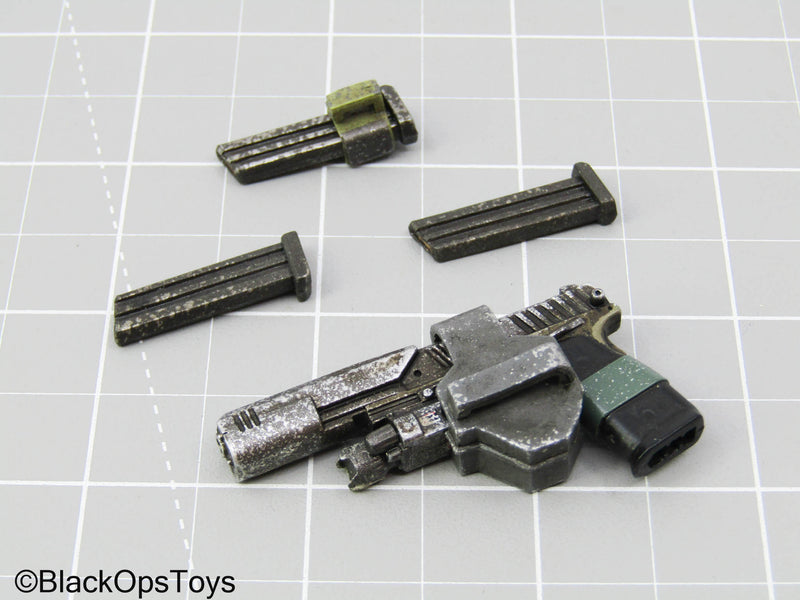 Load image into Gallery viewer, Titanfall Pistol w/Holster, &amp; Magazine Set (Three Zero)
