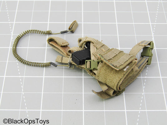 Pistol w/Drop Leg Holster & Tac Light (Solider Story)