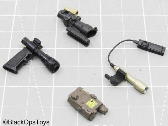 Weapon Attachment Set