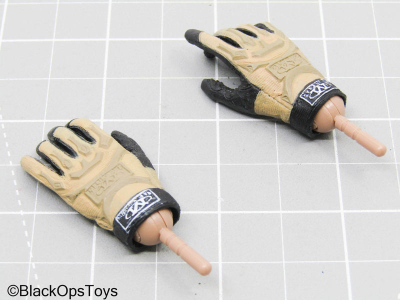Load image into Gallery viewer, Tan Gloved Hands w/Pegs
