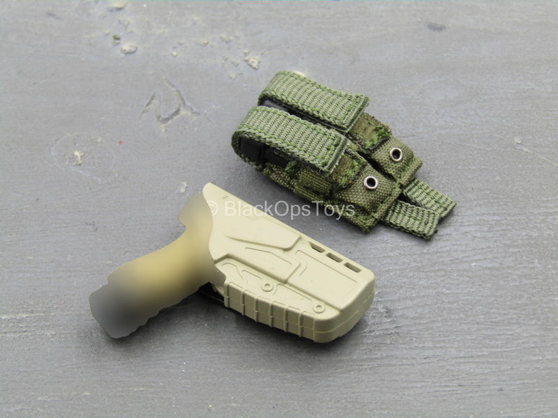 Load image into Gallery viewer, Urban Operation PMC - Pistol w/Green MOLLE Dual Cell Pouch
