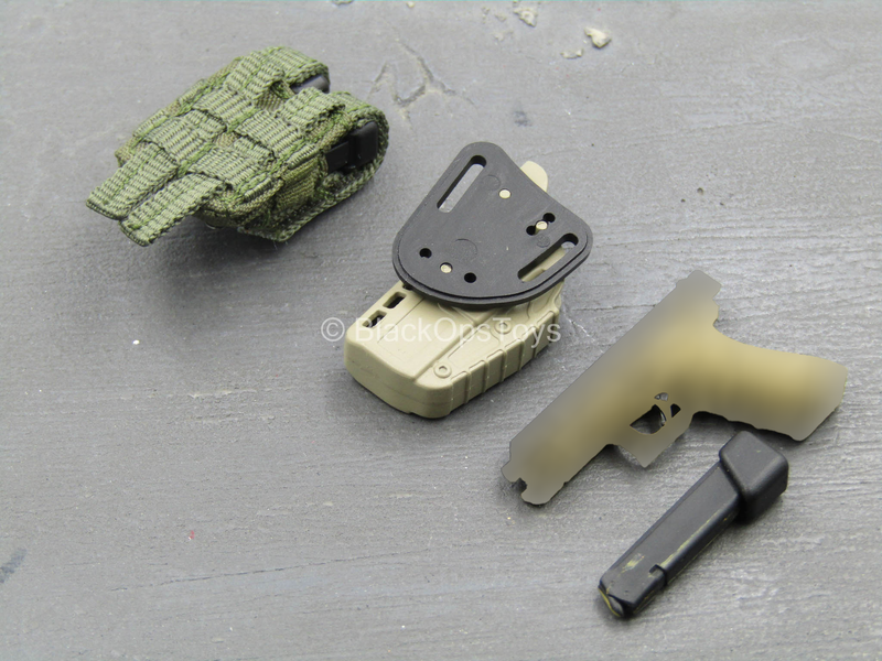 Load image into Gallery viewer, Urban Operation PMC - Pistol w/Green MOLLE Dual Cell Pouch

