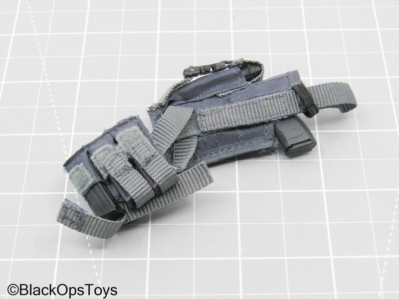 Load image into Gallery viewer, HK Socom Pistol w/Drop Leg Holster (Sideshow Collectibles)

