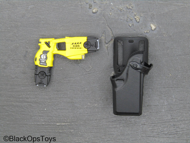 Load image into Gallery viewer, Dutch DS1 Riot Shield Version - Taser w/Holster
