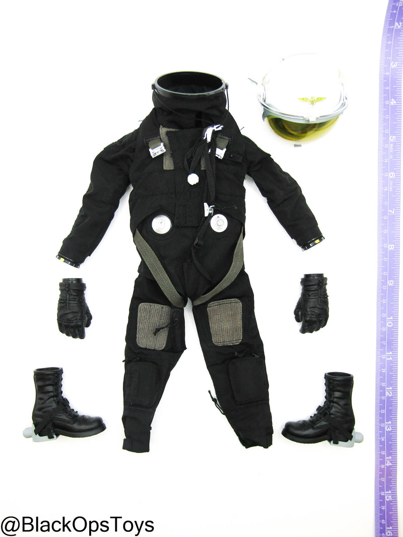 Load image into Gallery viewer, Hypersonic Jet Mission Test Pilot - Complete Pressure Suit Set w/Helmet
