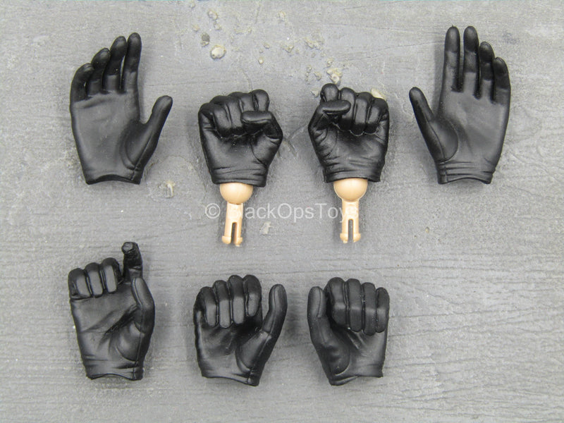 Load image into Gallery viewer, TDKR - Selina Kyle - Female Black Gloved Hand Set
