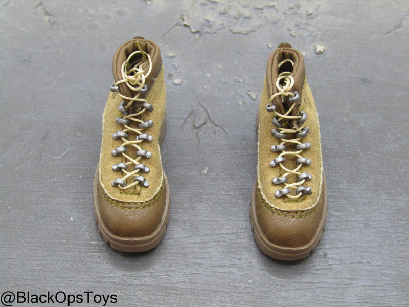 Load image into Gallery viewer, PMC - Weapon Specialist - FDE Tan Combat Boots (Peg Type)
