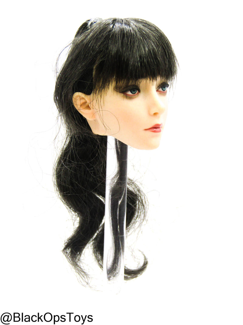 Load image into Gallery viewer, Frontline Maid Girl - Female Base Body w/Headsculpt &amp; Stand
