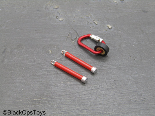 Modern Battlefield - Zimo - Carabiner w/Tape & Metal Glowsticks