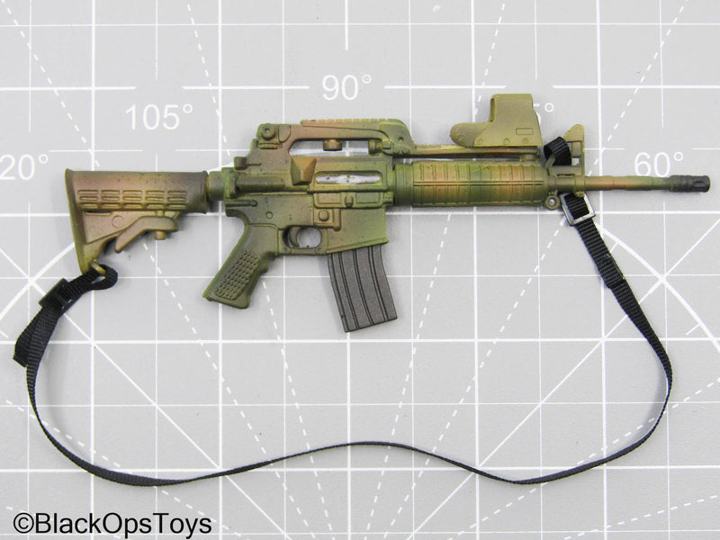 Load image into Gallery viewer, Desert M4 Assault Rifle w/Holographic Sight (Toy Soldier)
