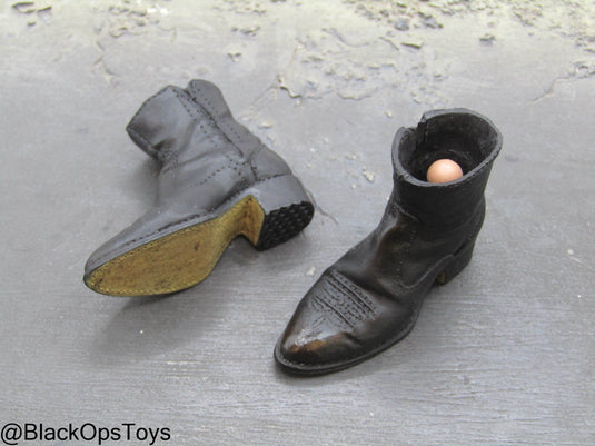 Black Molded Boots (Peg Type)