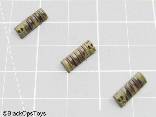 Tan Gun Railings Lot