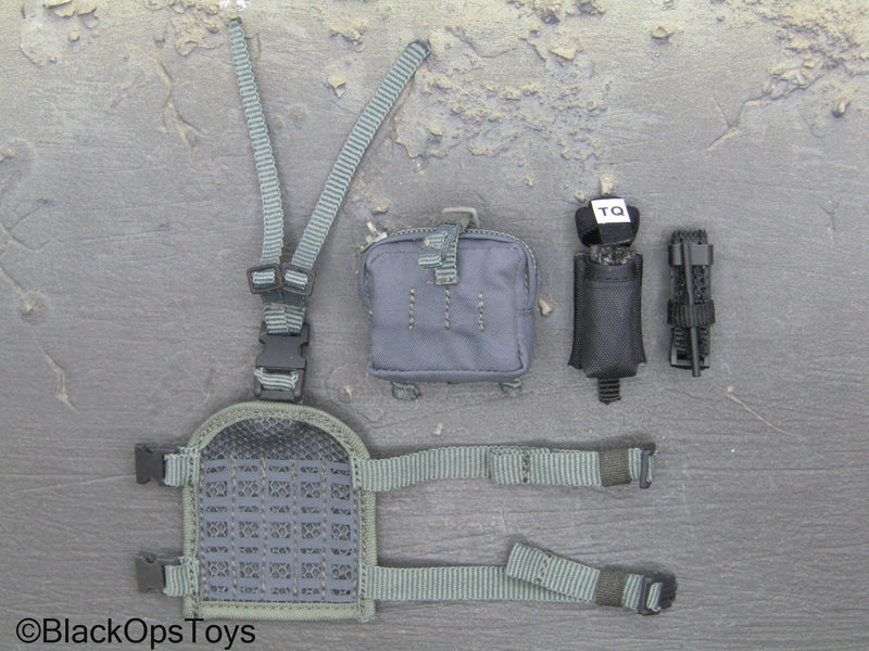 Load image into Gallery viewer, Dutch DSI Sniper Version - Grey Drop Leg MOLLE Panel w/IFAK Kit
