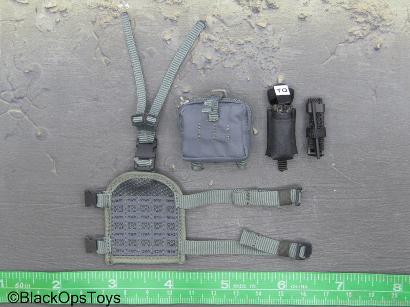 Load image into Gallery viewer, Dutch DSI Sniper Version - Grey Drop Leg MOLLE Panel w/IFAK Kit
