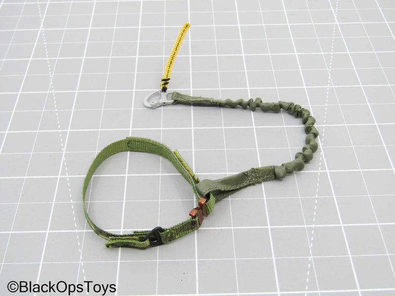 Load image into Gallery viewer, Green Belt w/Retention Lanyard
