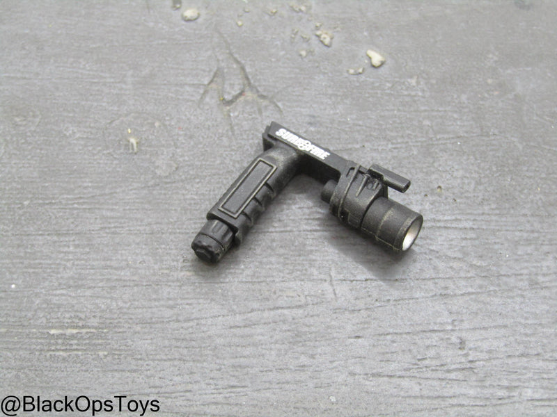 Load image into Gallery viewer, Torch Style Foregrip w/Light
