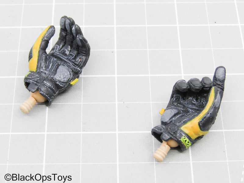 Load image into Gallery viewer, Black &amp; Yellow Gloved Hands w/Pegs
