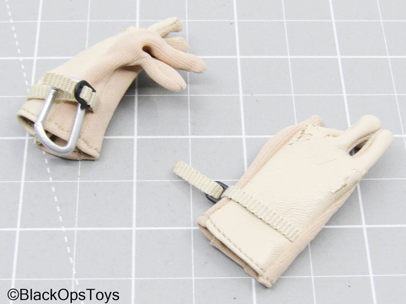 Load image into Gallery viewer, Tan Rappelling Gloves w/Carabine (Soldier Story) (READ DESC)
