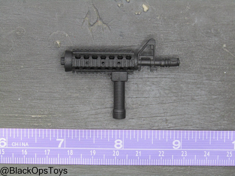 Load image into Gallery viewer, Black Assault Rifle Barrel w/Foregrip
