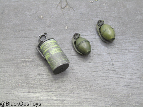 Vietnam Era Frag Grenade & Smoke Grenade Set