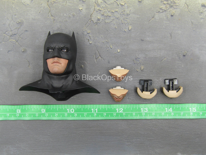 Load image into Gallery viewer, Suicide Squad - Batman - Male Head Sculpt w/Interchangeable Parts
