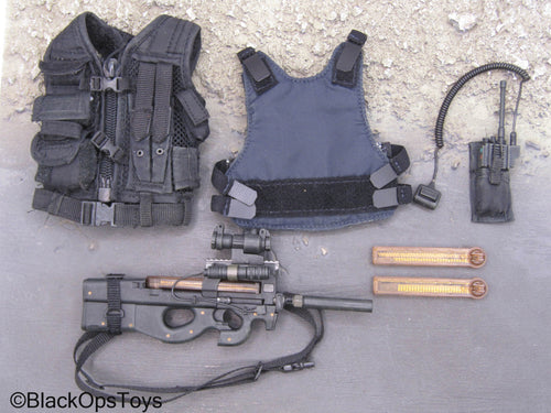 Hot Toys Black Female Vest Set  w/P90 Submachine Gun