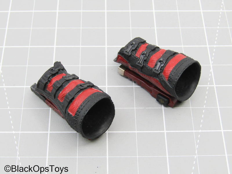 Load image into Gallery viewer, Wrist Magnum Set in Deadshot Likeness (Hot Toys)
