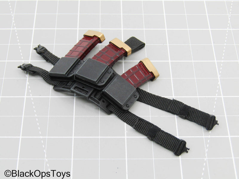 Load image into Gallery viewer, Drop Leg Holster w/Mag Set in Deadshot Likeness (Hot Toys)
