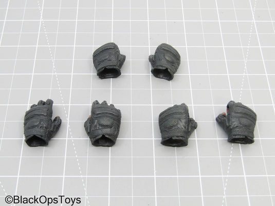 Black Gloved Hand Set in The Falcon Likeness (Hot Toys)