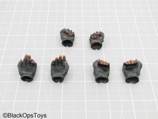 Black Gloved Hand Set in The Falcon Likeness (Hot Toys)