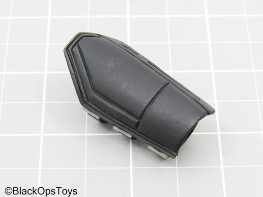 Black Arm Gauntlet in Thor Likeness (Hot Toys)