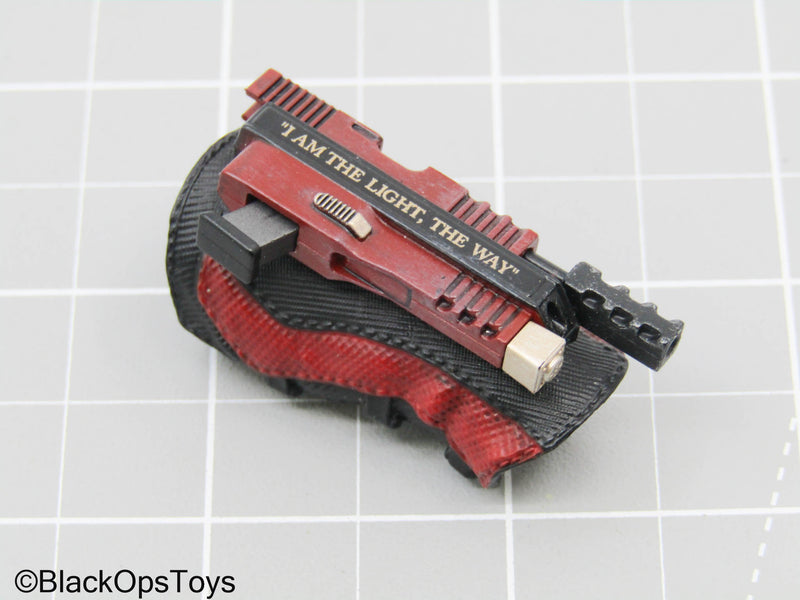 Load image into Gallery viewer, Single Wrist Magnum in Deadshot Likeness (Hot Toys)
