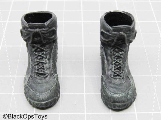 Female Black Hiking Boots (Foot Type)