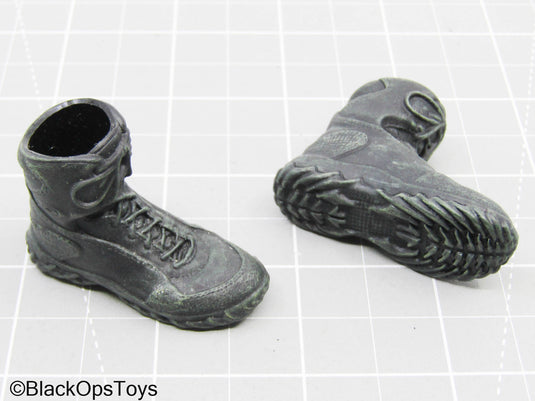 Female Black Hiking Boots (Foot Type)