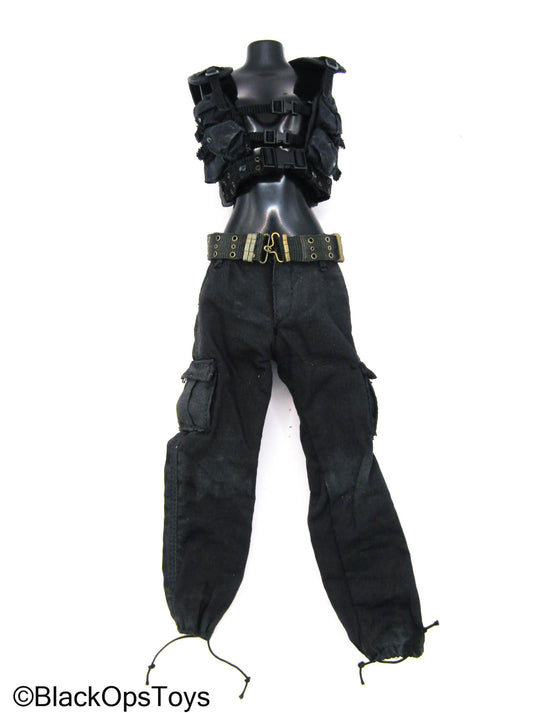 Hot Toys Terminator Sarah Connor - Black Vest w/Pants