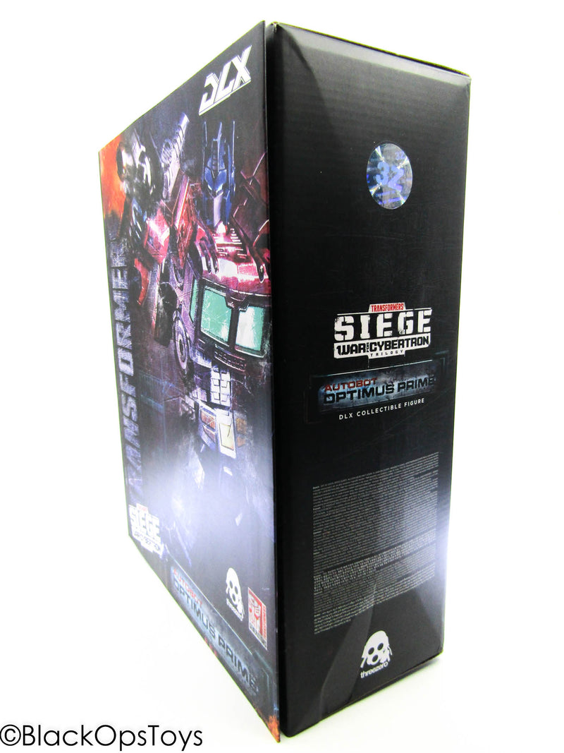 Load image into Gallery viewer, Transformers - Autobot Optimus Prime DLX - MINT IN BOX
