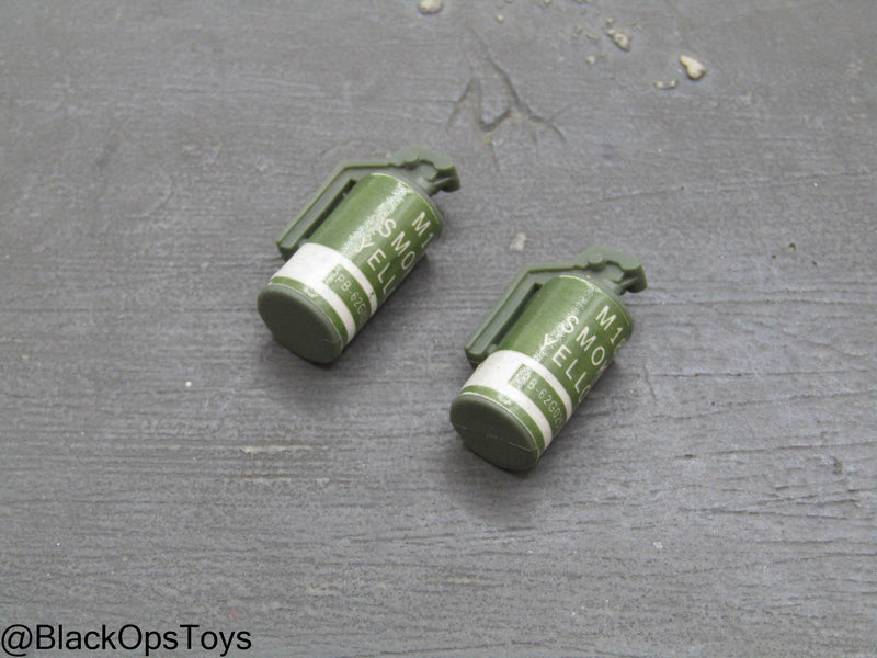 Load image into Gallery viewer, Yellow Smoke Grenade Set (x2)
