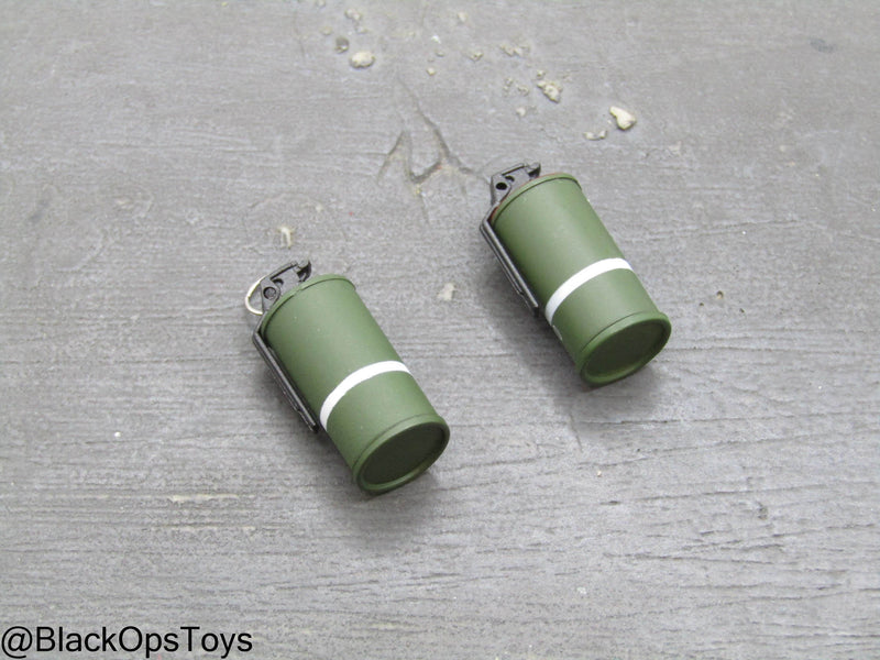 Load image into Gallery viewer, Red Smoke Grenade Set (x2)
