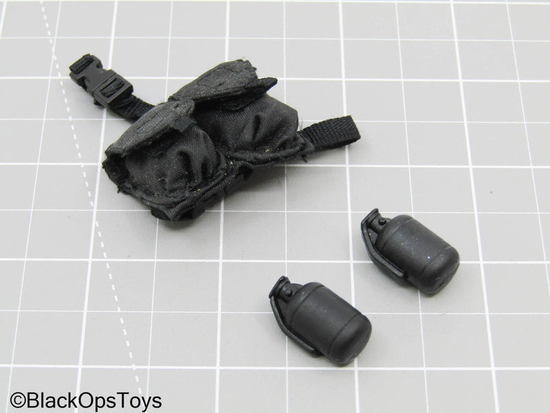 Load image into Gallery viewer, Black Drop Leg Pouch w/Grenade Set
