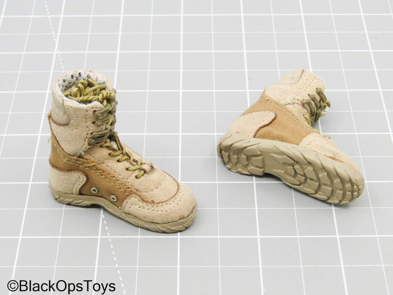 Load image into Gallery viewer, Tan Combat Boots (Peg Type) (DAM Toys)
