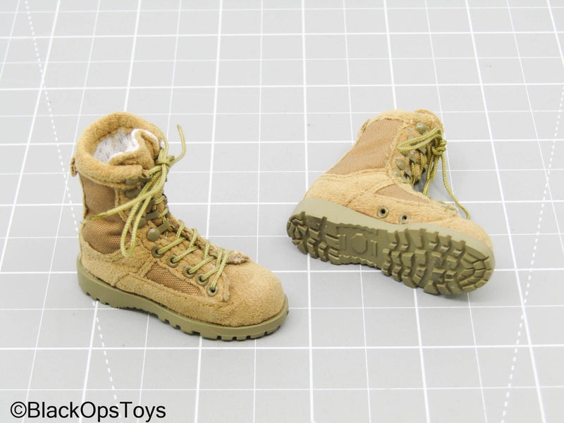 Load image into Gallery viewer, Tan Combat Boots (Foot Type) (Soldier Story)
