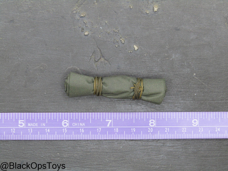Load image into Gallery viewer, Vietnam Era OD Green Rolled Poncho
