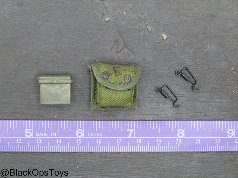 Load image into Gallery viewer, Vietnam Era OD Green Multipurpose Pouch w/Alice Clips
