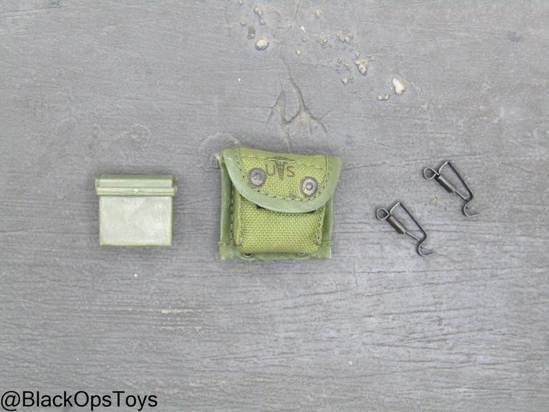 Load image into Gallery viewer, Vietnam Era OD Green Multipurpose Pouch w/Alice Clips

