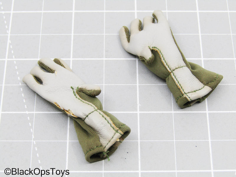 Load image into Gallery viewer, Green &amp; Grey Gloves (READ DESC)
