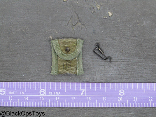 Vietnam Era OD Green Envelope Pouch w/Alice Clip