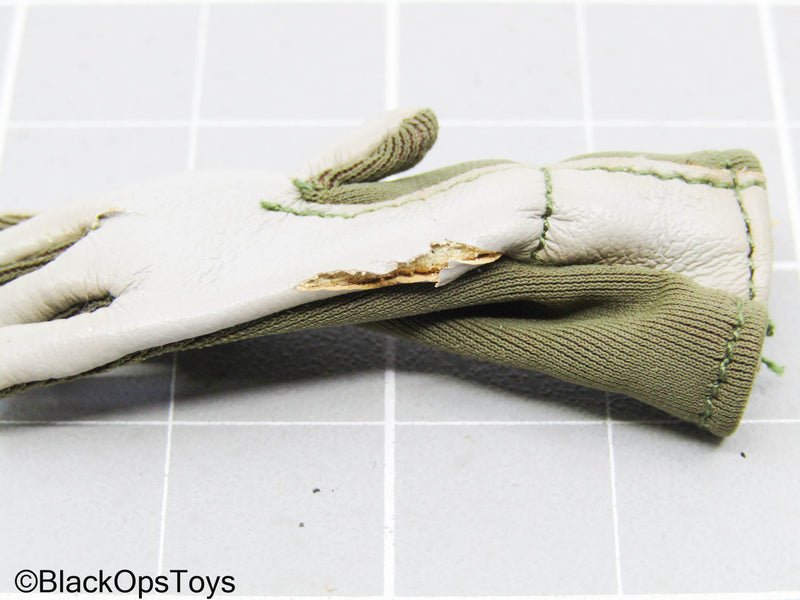 Load image into Gallery viewer, Green &amp; Grey Gloves (READ DESC)
