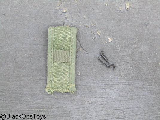 Vietnam Era OD Green Magazine Pouch w/Alice Clip