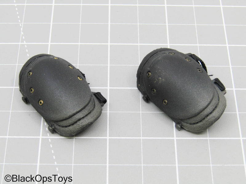 Load image into Gallery viewer, Black Knee Pads (BBI)
