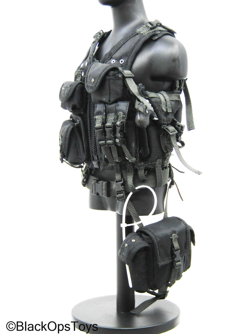Load image into Gallery viewer, Black GIGN Assault Vest w/ Utility Pouch (Hot Toys)
